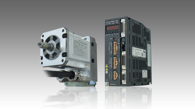 Small-sized Explosion-proof AC Servo Motor, 200W type (left) and its exclusive Amplifier for 200W (right) 